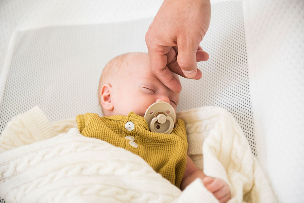 Vauvan uni on tärkeää koko perheelle - näin tuet vauvan unta!